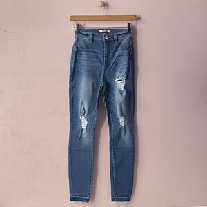 Charlotte Russe Refuge Medium Wash Distressed High Waisted Skinny Jeans Sz 0 EUC